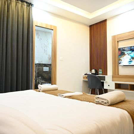 The Janki Hotel Ayodhya Exterior photo