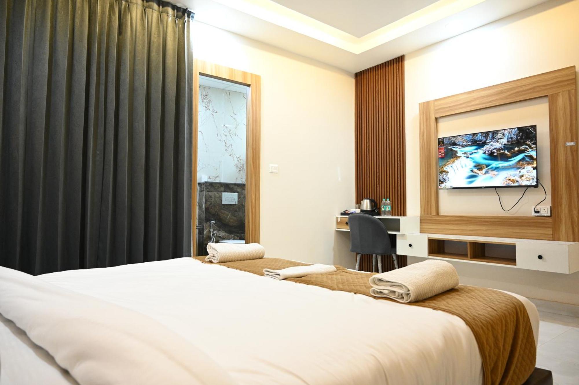 The Janki Hotel Ayodhya Exterior photo